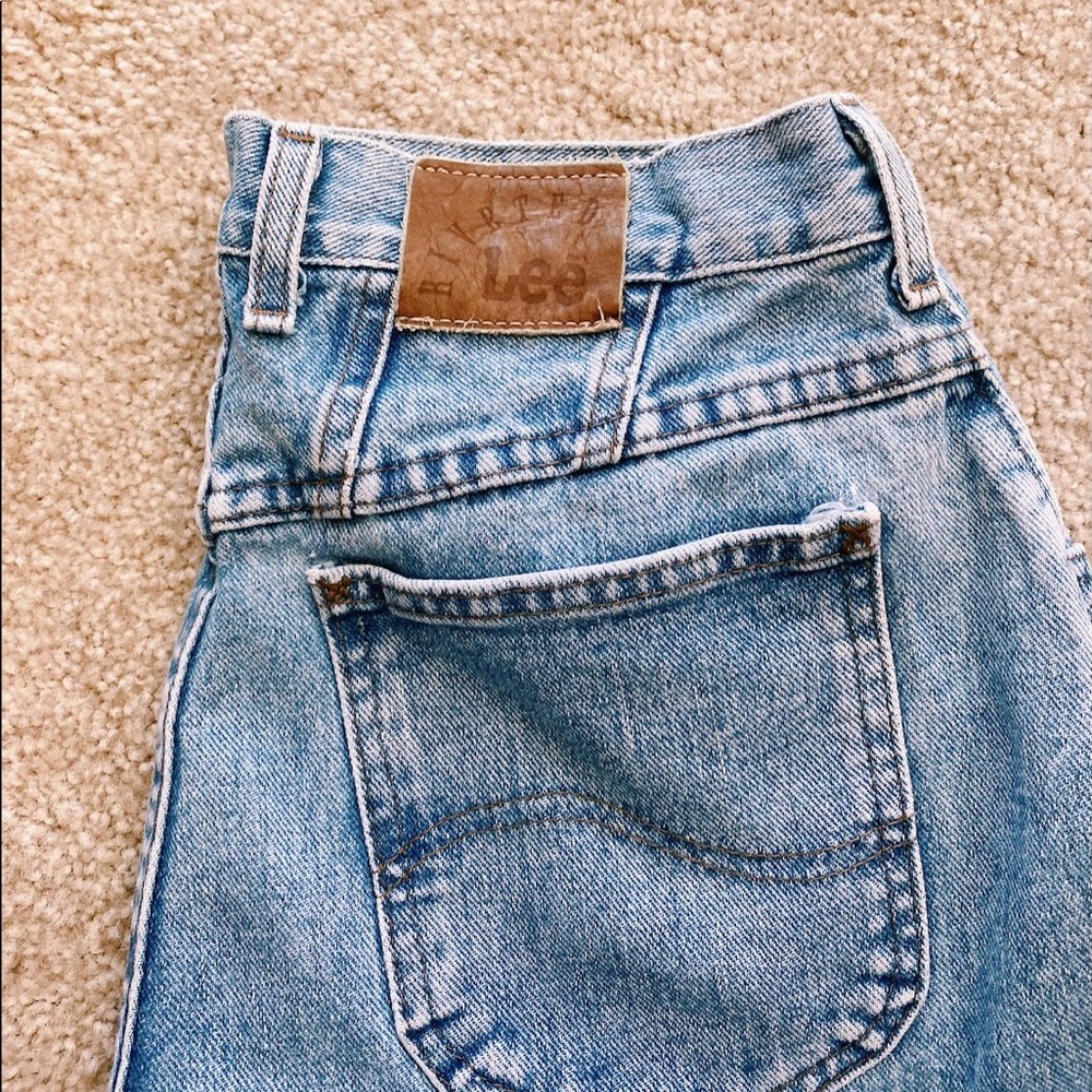 ⭐️High-waisted mom jeans⭐️